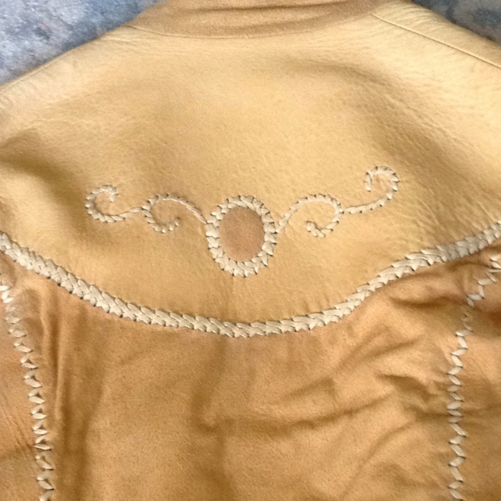 Hand stitched vintage leather jacket - Picture 6 of 8